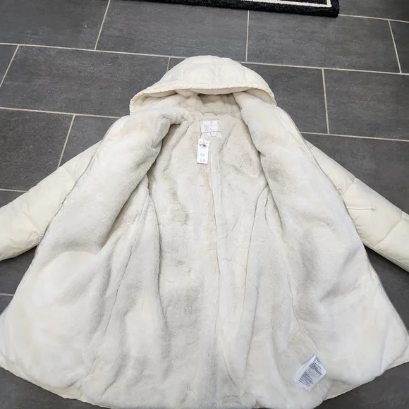 A&F NWT Air Cloud Puffer Parka - Picture 3 of 6